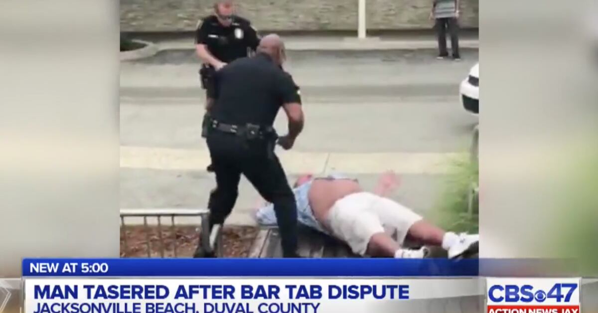Video Florida police use 3 Tasers, baton, 4 handcuffs to arrest bar