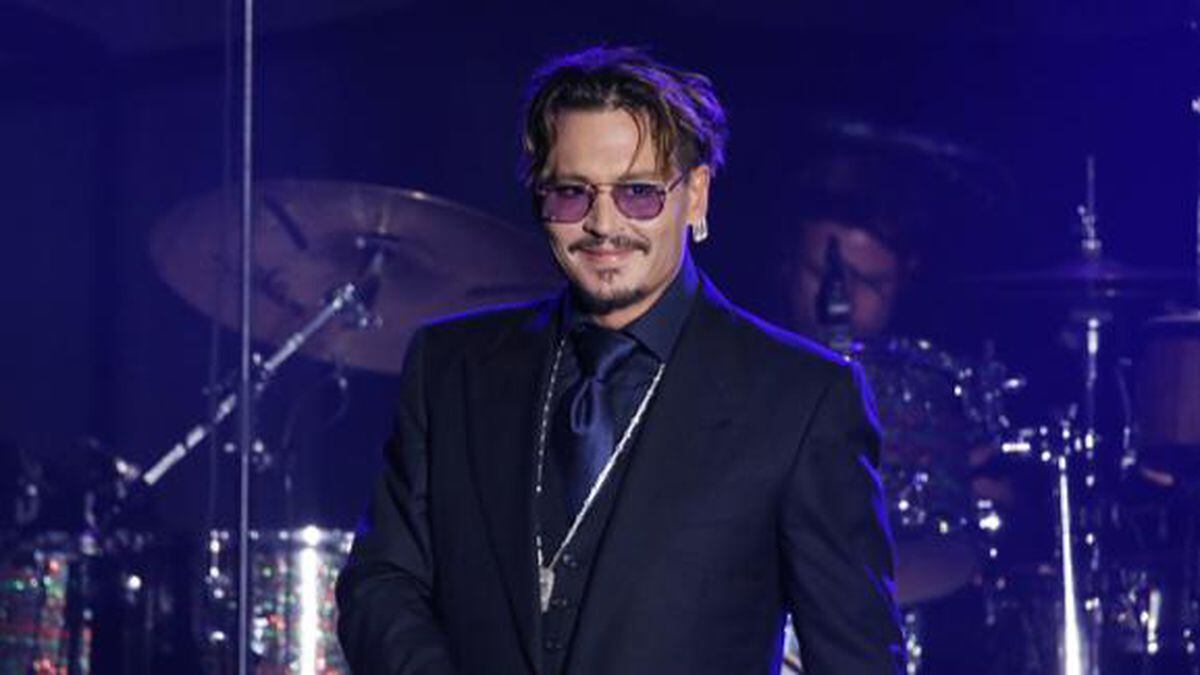 Johnny Depp appeared drunk on red carpet for new movie, London tabloids