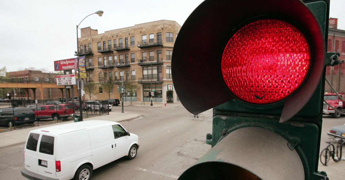 New law allows Ohio drivers to run red lights with specific restrictions