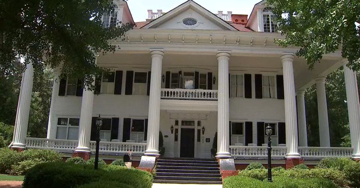 Mansion that inspired Twelve Oaks' 'Gone With the Wind' up for sale