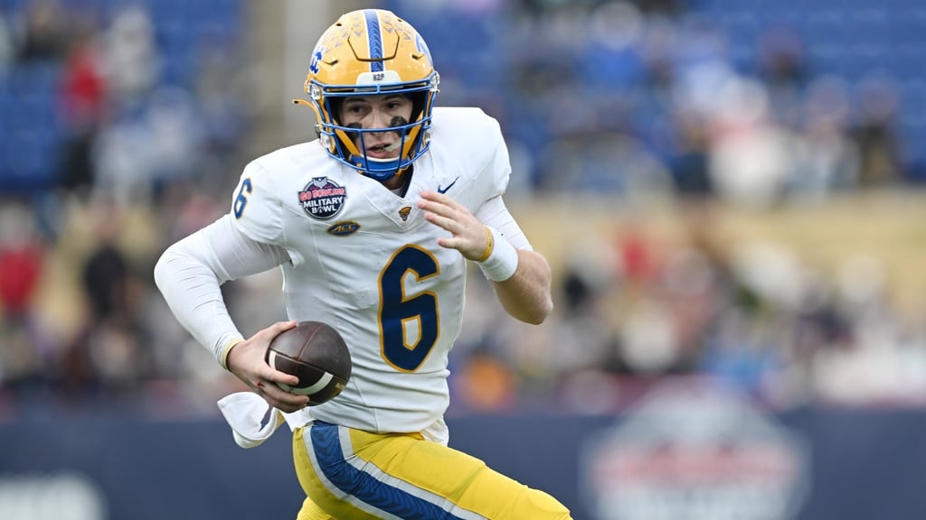 Pitt Quarterback Mason Heintschel Out for Season with Torn ACL