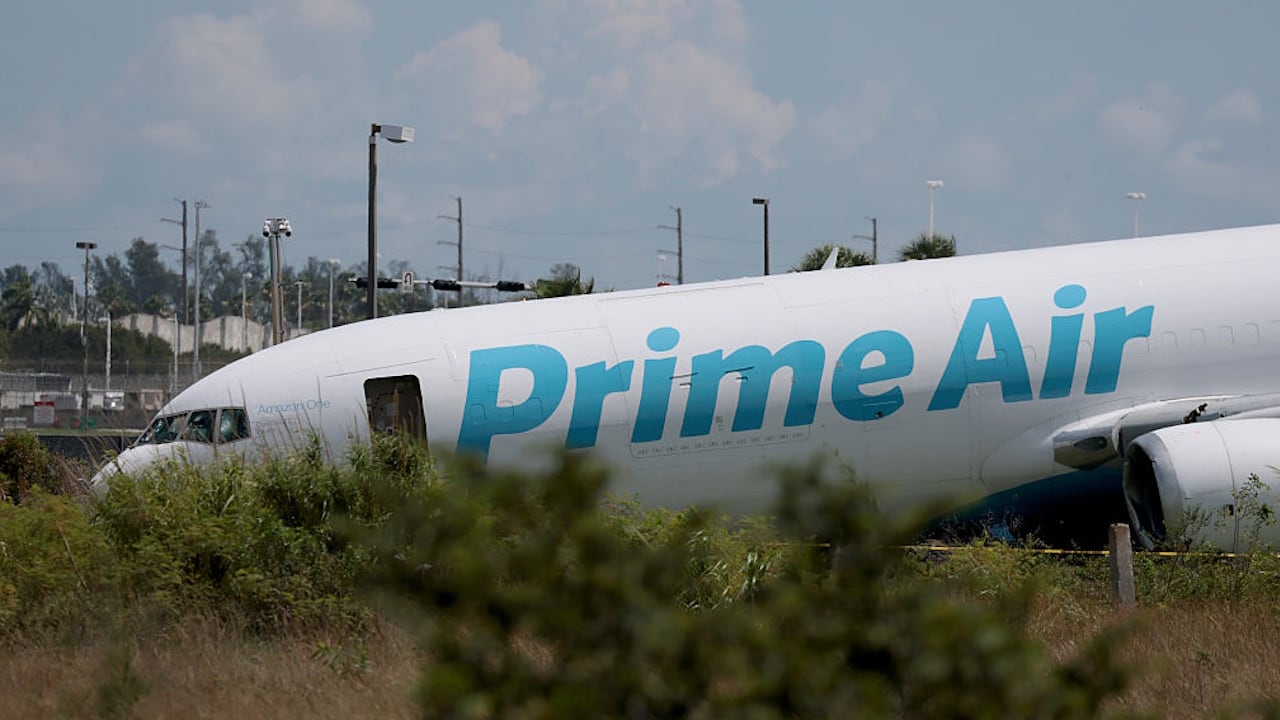 Amazon Cargo Plane Incident Results in Five Fatalities at Miami Airport