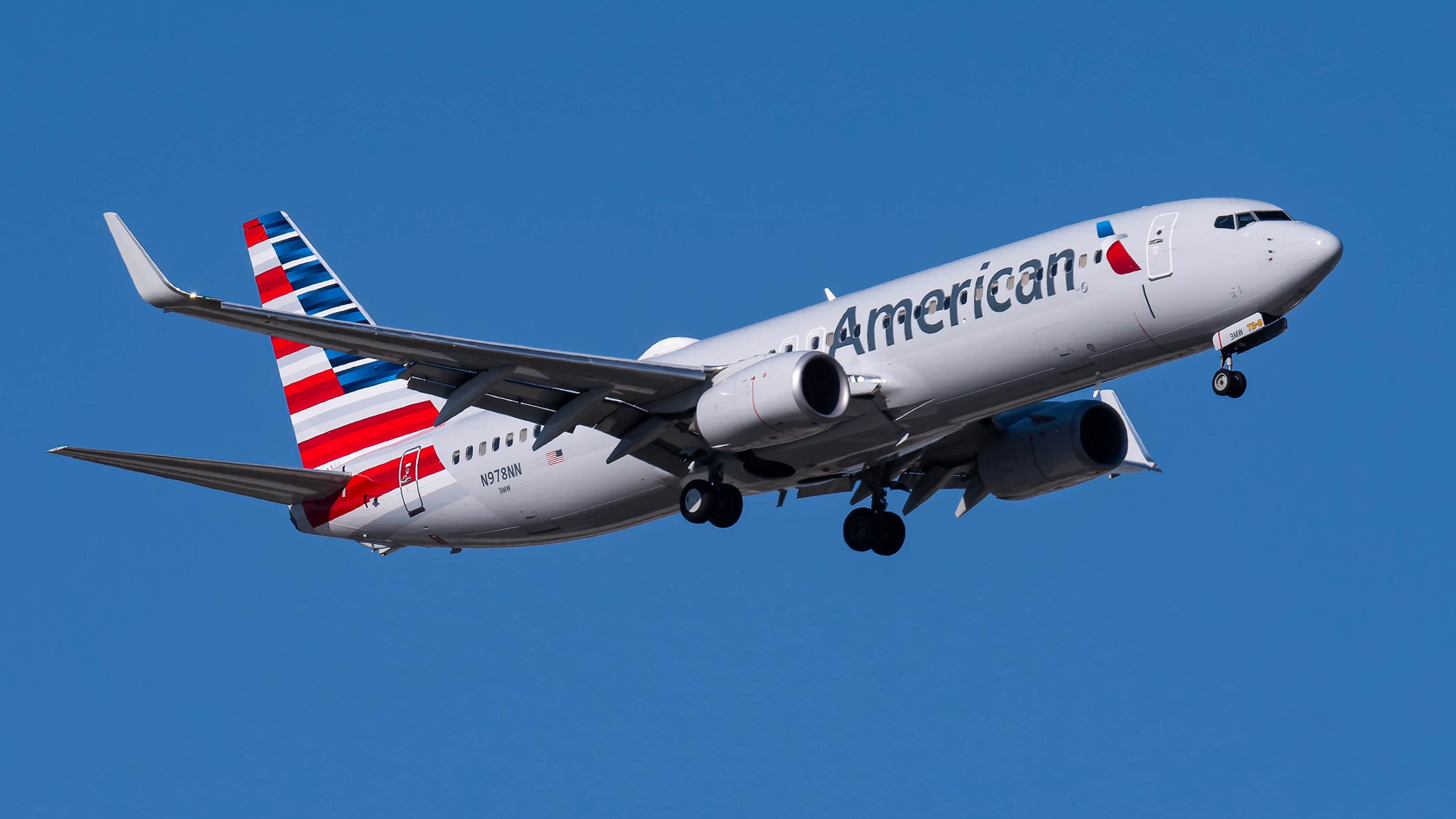 IT Outage Grounds American Airlines Flights Nationwide