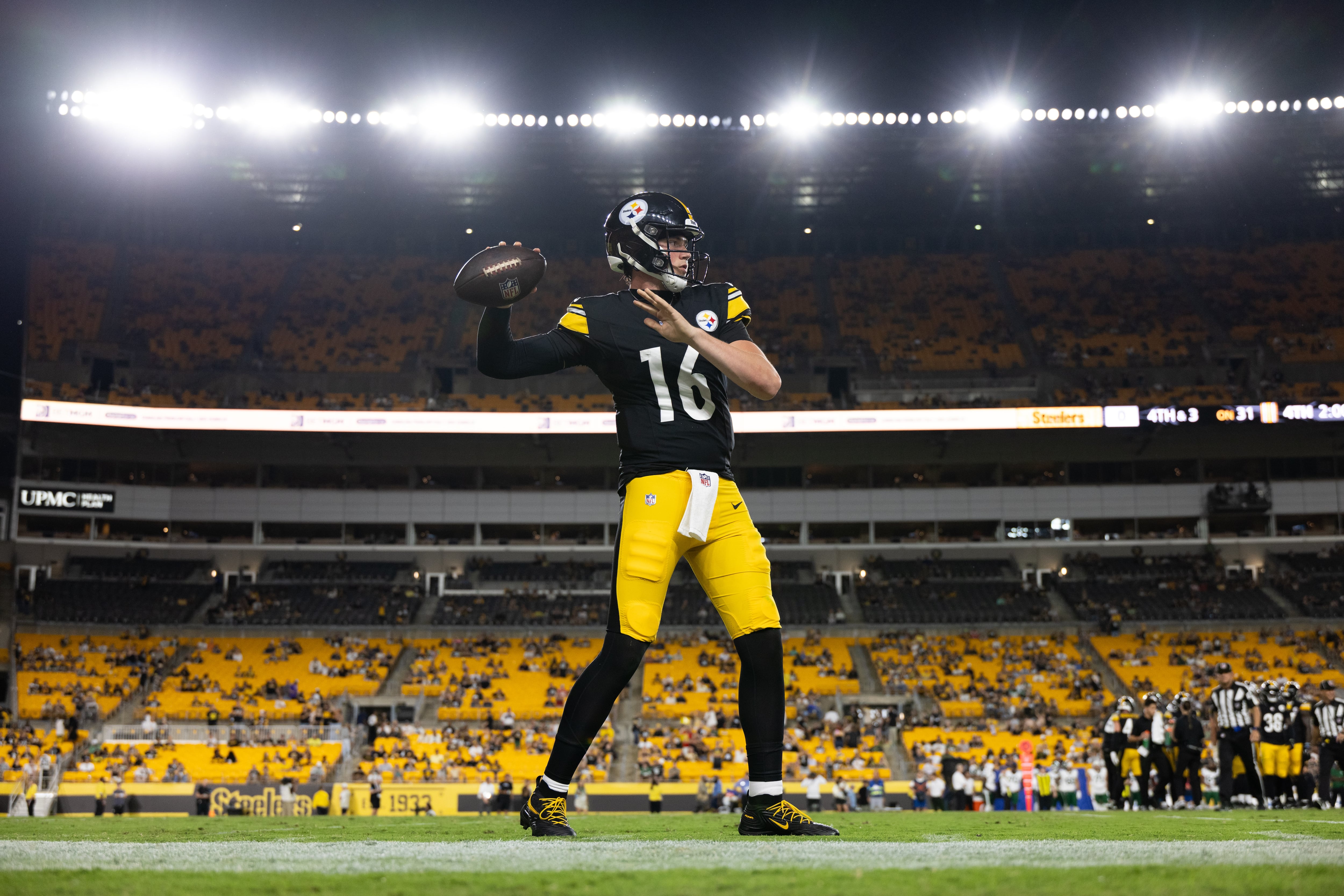 Steelers to Showcase Young Quarterbacks in Preseason Finale